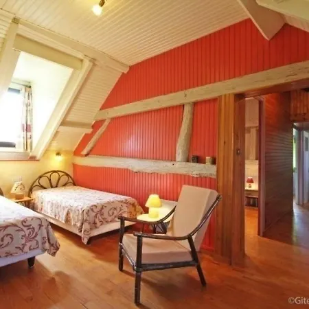 House Le Pont D'ommoy בית נופש *
